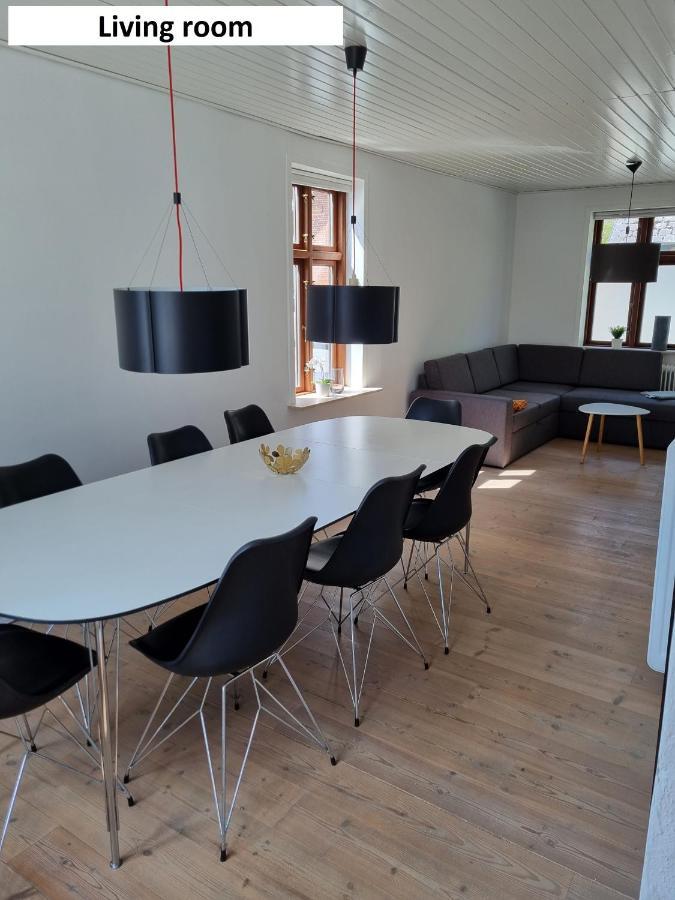 Taet Pa Centrum & Mch/Boxen - Huset Nr. 11 Хернинг Экстерьер фото